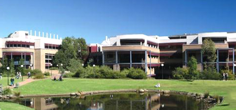 伍伦贡大学(卧龙岗大学)简介 伍伦贡大学(卧龙岗大学)简介