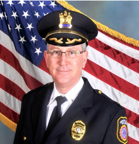 中国女留学生抑郁欲轻生美国警官跨国相救